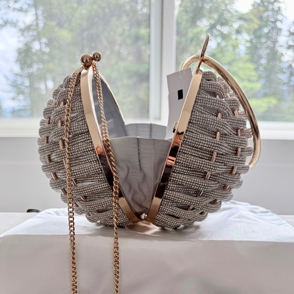 Forever New Woven handbag - Picture 2 of 9